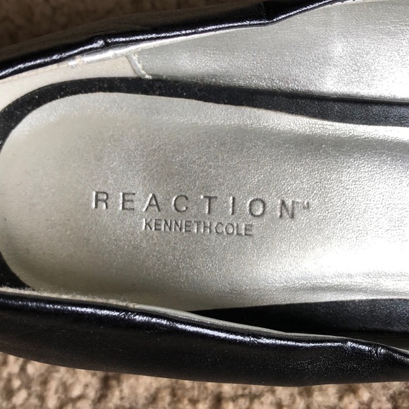 Woman’s Kenneth Cole Heals 11 - Picture 3 of 7